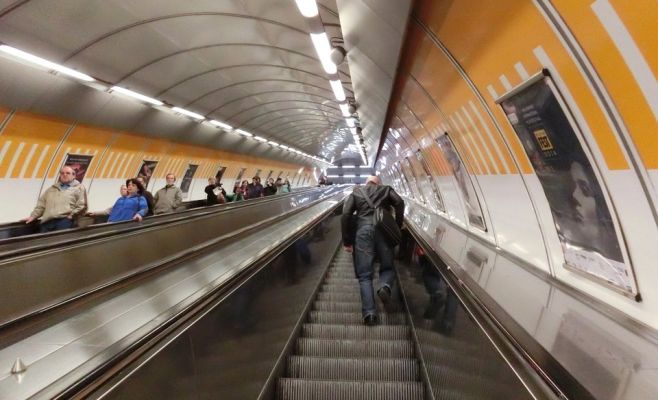 Вход на станцию метро «Андел» закрыт на 9 месяцев