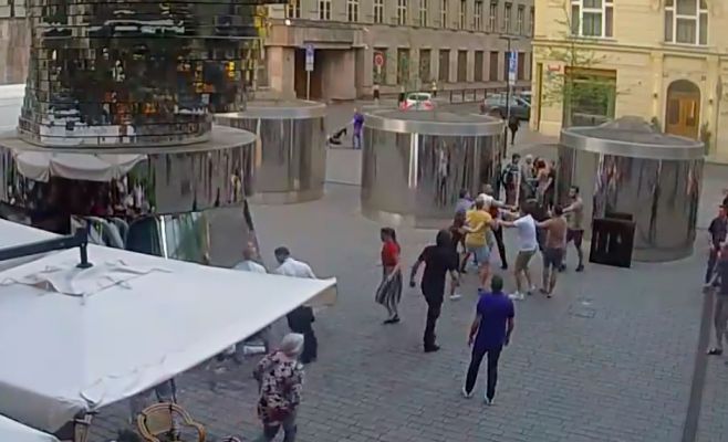 Группа иностранцев избила в центре Праги персонал ресторана