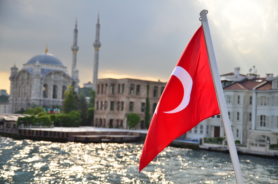 ЕС собирается отменить визы для турецких жителей