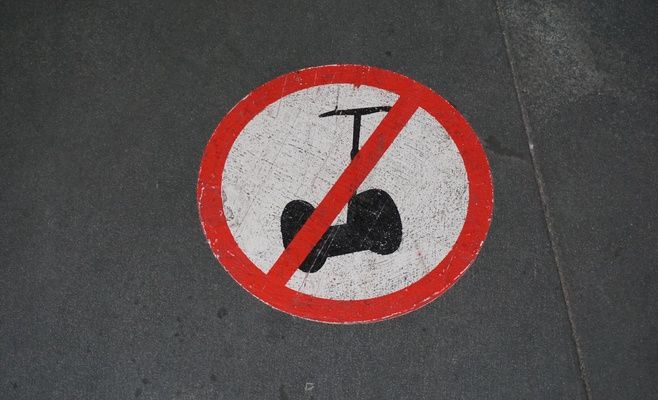 Полиция штрафует тех, кто ездит на сегвеях, но за что, если нет дорожных знаков?