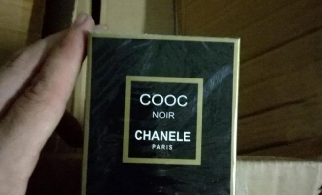 В Праге на вьетнамском рынке обнаружили поддельные духи на 90 млн крон