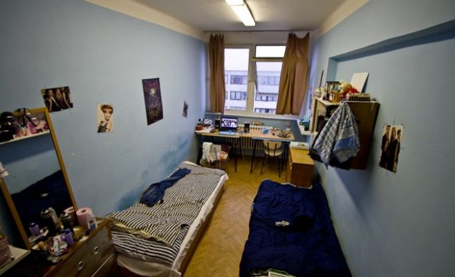 Украинские студенты живут в полуразрушенных общежитиях