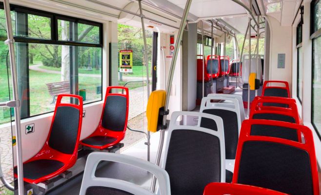 Через месяц в пражском метро установят пластмассовые сиденья