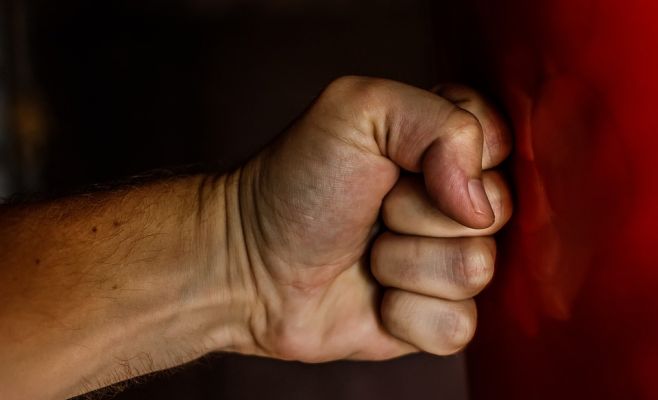 В баре, в который зашли цыгане, произошла массовая драка