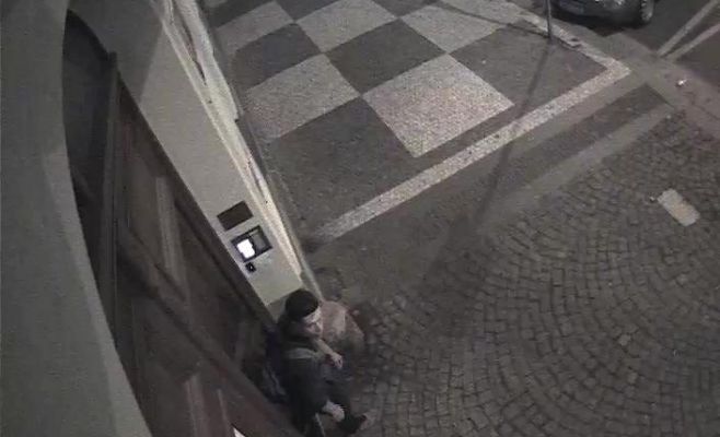 В Праге вор обокрал квартиру, в которой в тот момент спали студенты