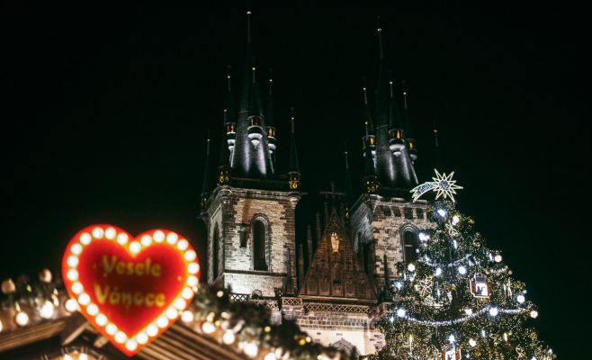 Торжественное зажжение рождественской елки на Староместской площади