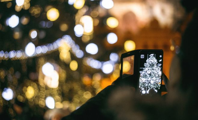 Торжественное зажжение рождественской елки на Староместской площади