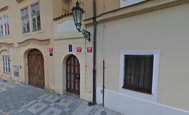 Самые узкие дом, улица и отель в Праге