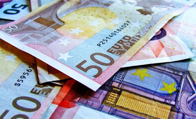 ФНС требует от россиян, проживающих за рубежом, лично явиться в налоговую и отчитаться о состоянии иностранных счетов