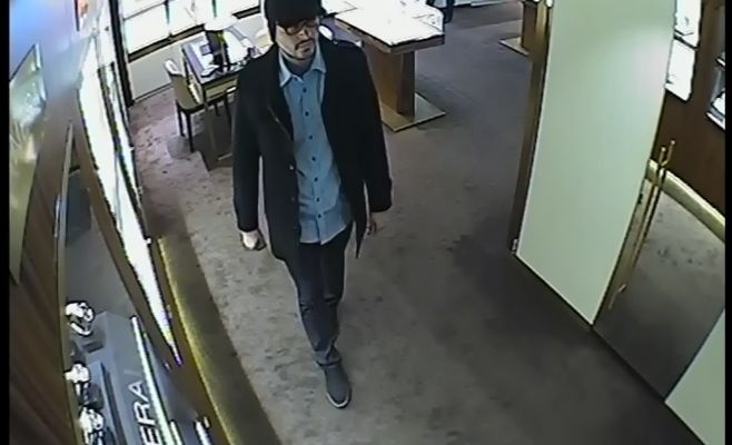 Ограбление бутика на Парижской улице попало на видео