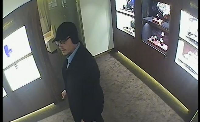 Ограбление бутика на Парижской улице попало на видео