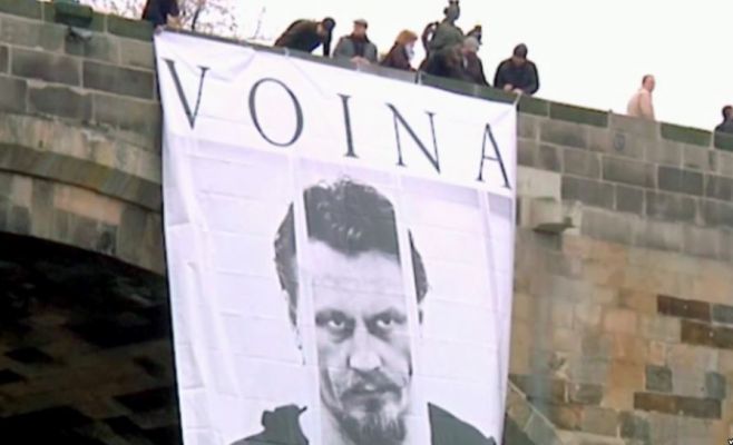 Россия требует экстрадиции участника арт-группы «Война»