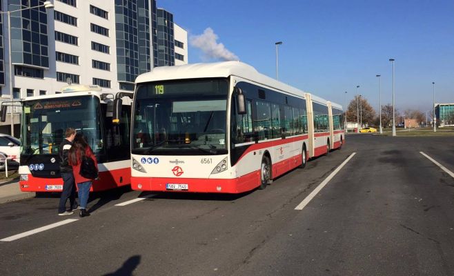 Самый длинный автобус в Чехии теперь ездит по улицам Праги