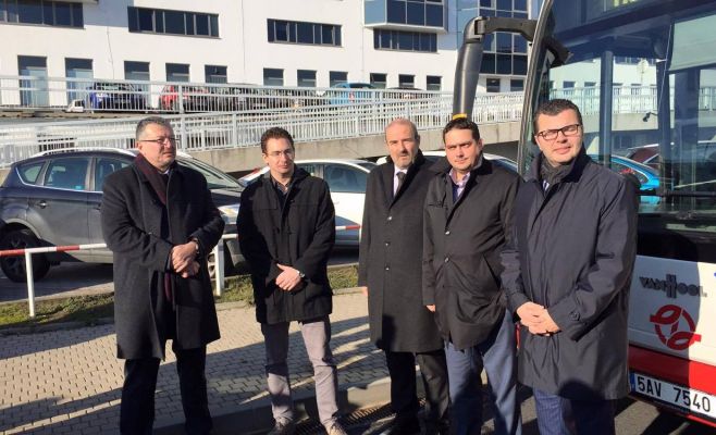 Самый длинный автобус в Чехии теперь ездит по улицам Праги