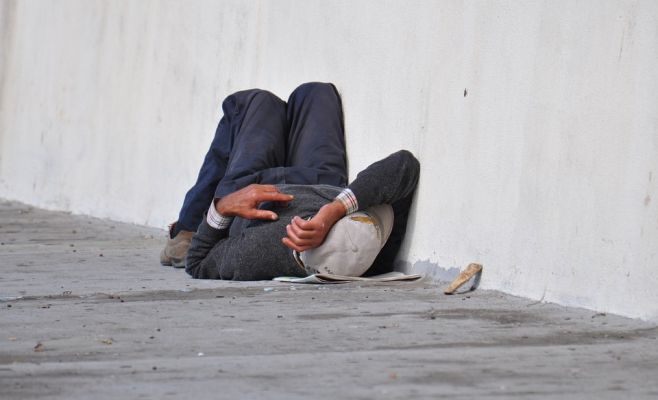 Холодная осень в Праге унесла жизнь еще одного бездомного