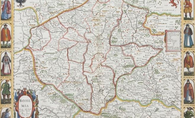 Выставка старых карт в музее почты