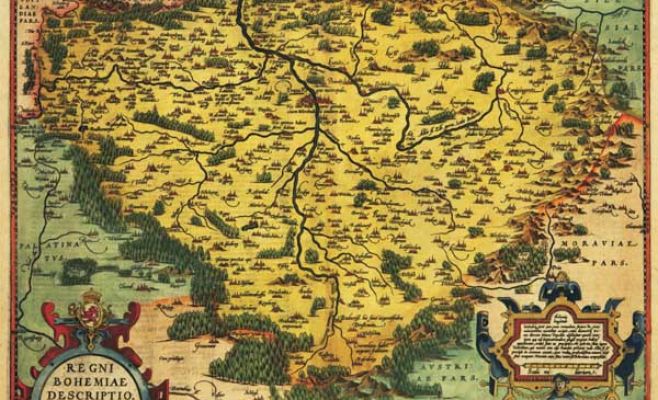 Выставка старых карт в музее почты