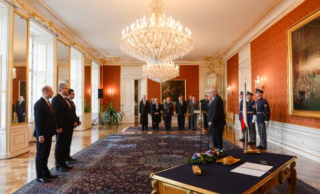 Президент Чехии утвердил двух новых министров