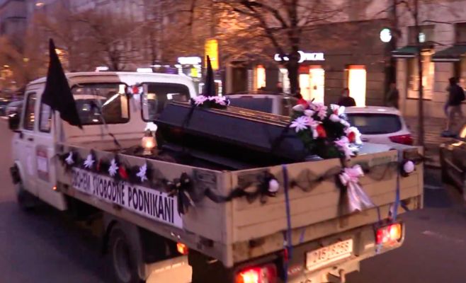 В Праге «похоронили» право на ведение свободного бизнеса