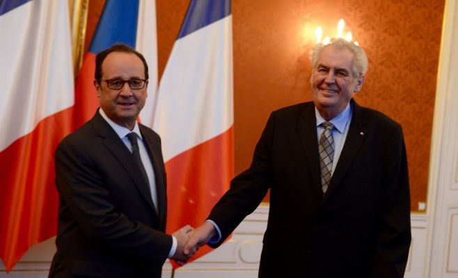 Президент Франции встретился в Праге с Земаном и Соботкой