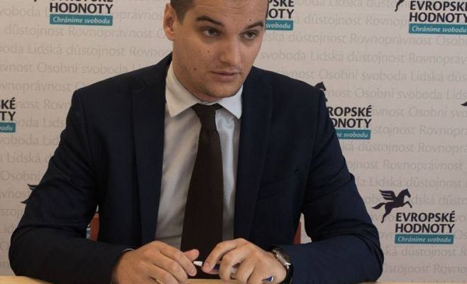 Чешский университет пригласил гомосексуального порноактера провести лекцию о российской пропаганде