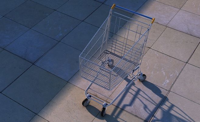 Стало известно, какие магазины и ТЦ будут работать на Рождество