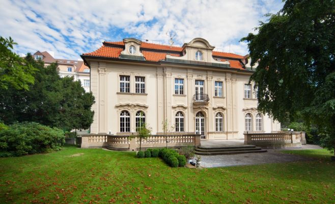 В Праге открылось представительство нового самопровозглашенного государства в Европе, жителями которого хотят стать десятки тысяч человек со всего мира