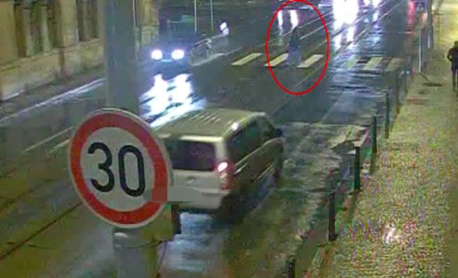 Водитель, сбивший в Праге на пешеходном переходе мужчину, сдался полиции