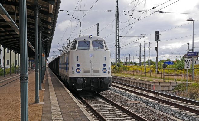 Мужчина совершил самоубийство, прыгнув под поезд в Праге