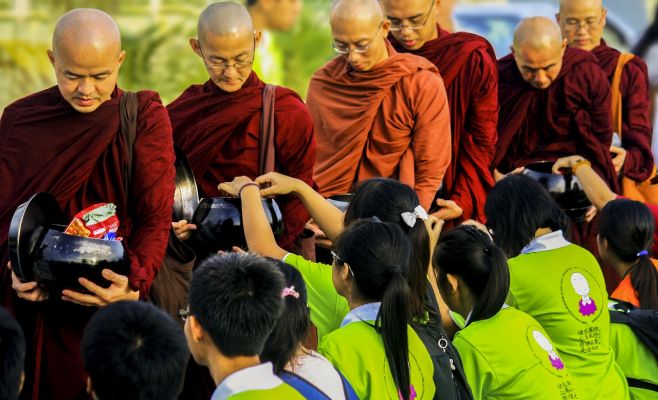 Самые щедрые люди живут в Бирме