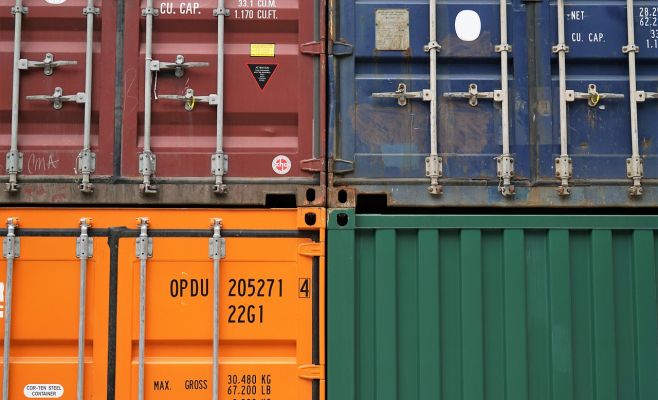 Перед Рождеством жителям района Праги сообщили, что рядом с их домами построят контейнерный склад