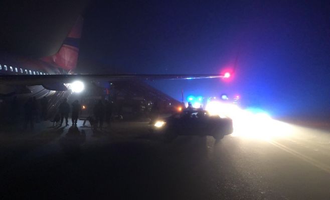 Полиции рассказала подробности об экстренной посадке самолета в Праге из-за угрозы взрыва бомбы
