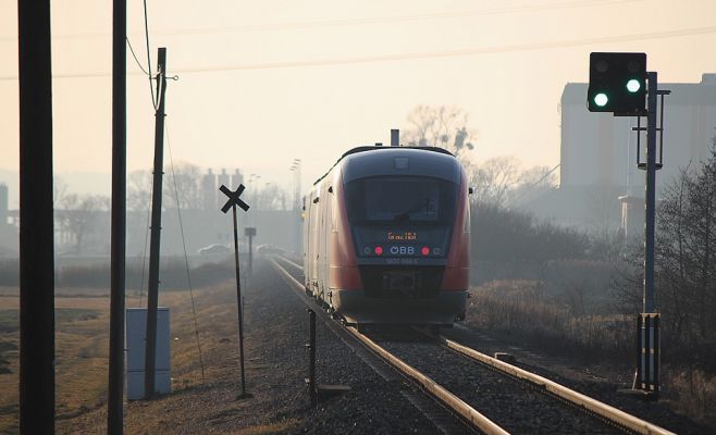 Разыскивается украинский автобус, чудом избежавший столкновения с поездом в Чехии. Видео
