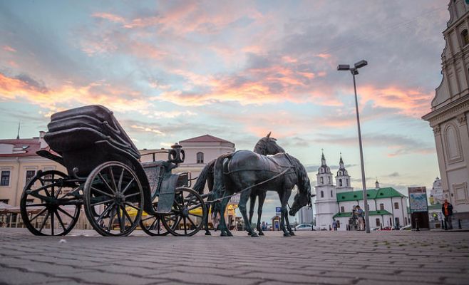 Беларусь отменила визы для граждан 80 стран