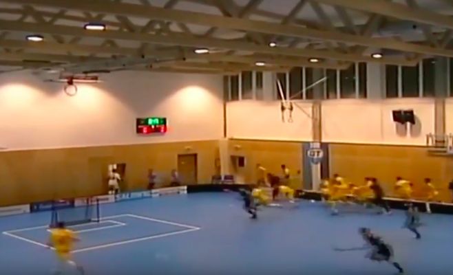 В Чехии обрушилась крыша спорткомплекса, внутри были люди. Видео