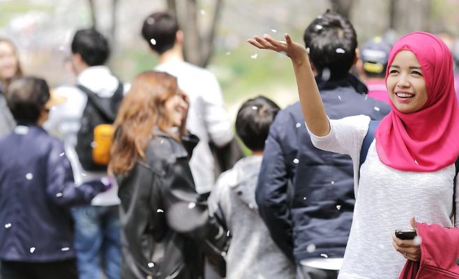 Опрос: Чехи рассказали, где они боятся находиться, а где чувствуют себя в безопасности