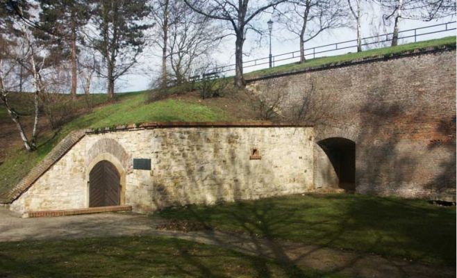 Кирпичные ворота Вышеграда