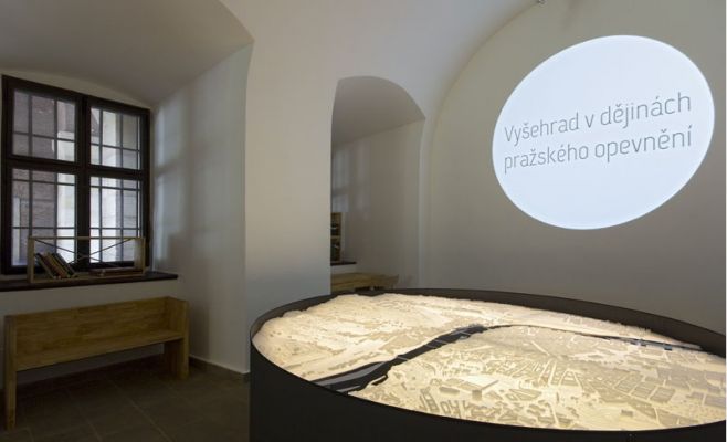 Кирпичные ворота Вышеграда