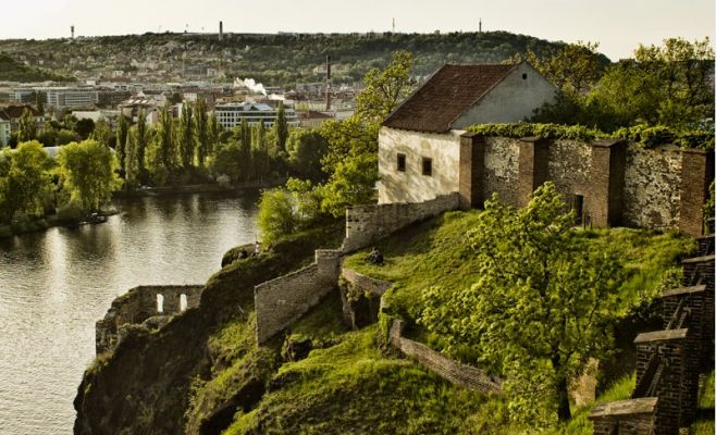 Кирпичные ворота Вышеграда