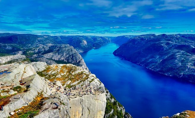 Составлен рейтинг стран, где лучше всего живется иностранцам с детьми