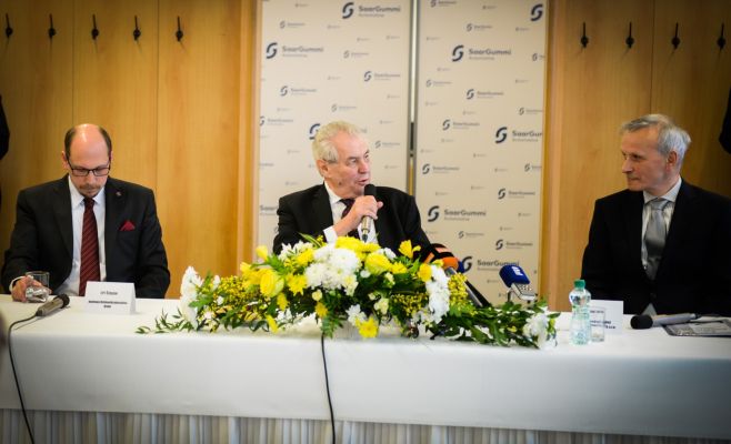 Президент Чехии поддержал активный наем рабочих из Украины, Беларуси и России