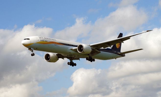 «Боинг» Jet Airways испугал чехов, к нему вылетели истребители
