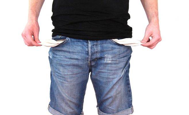 Государство ужесточило контроль, тысячи человек лишились пособий