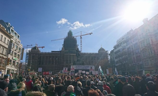 В центре Праги прошла демонстрация против системы электронного учёта выручки