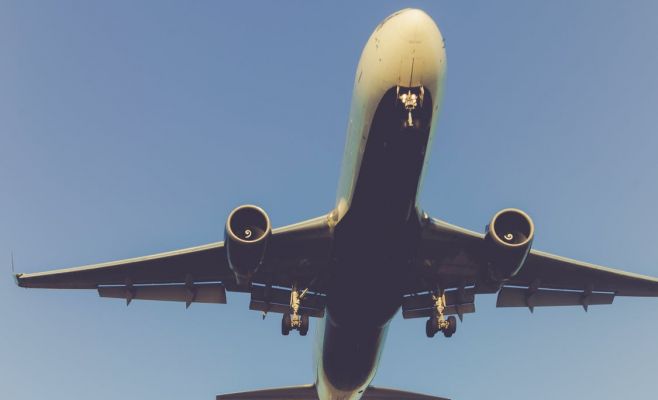 В аэропорту Праги экстренно приземлился пассажирский самолёт