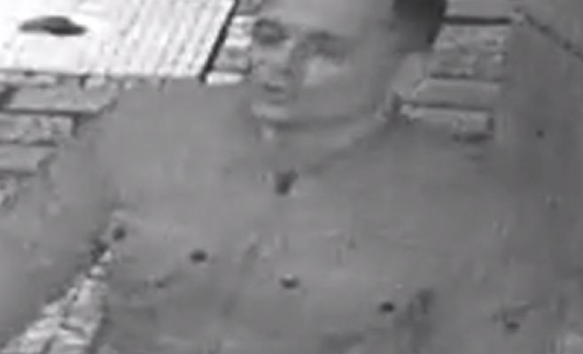 Полиция разыскивает вандалов, повредивших автомобили и городскую инфраструктуру