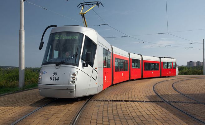 Названы самые вместительные пражские автобусы и трамваи