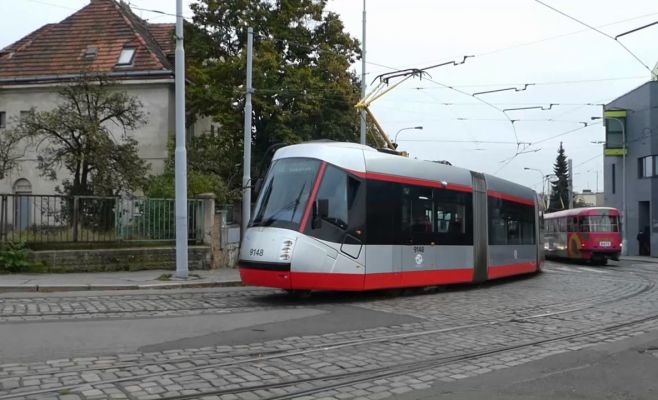 Названы самые вместительные пражские автобусы и трамваи