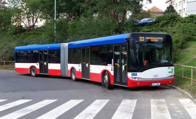 Названы самые вместительные пражские автобусы и трамваи