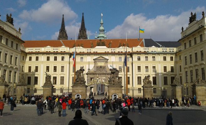 Над Пражским Градом развевался украинский флаг